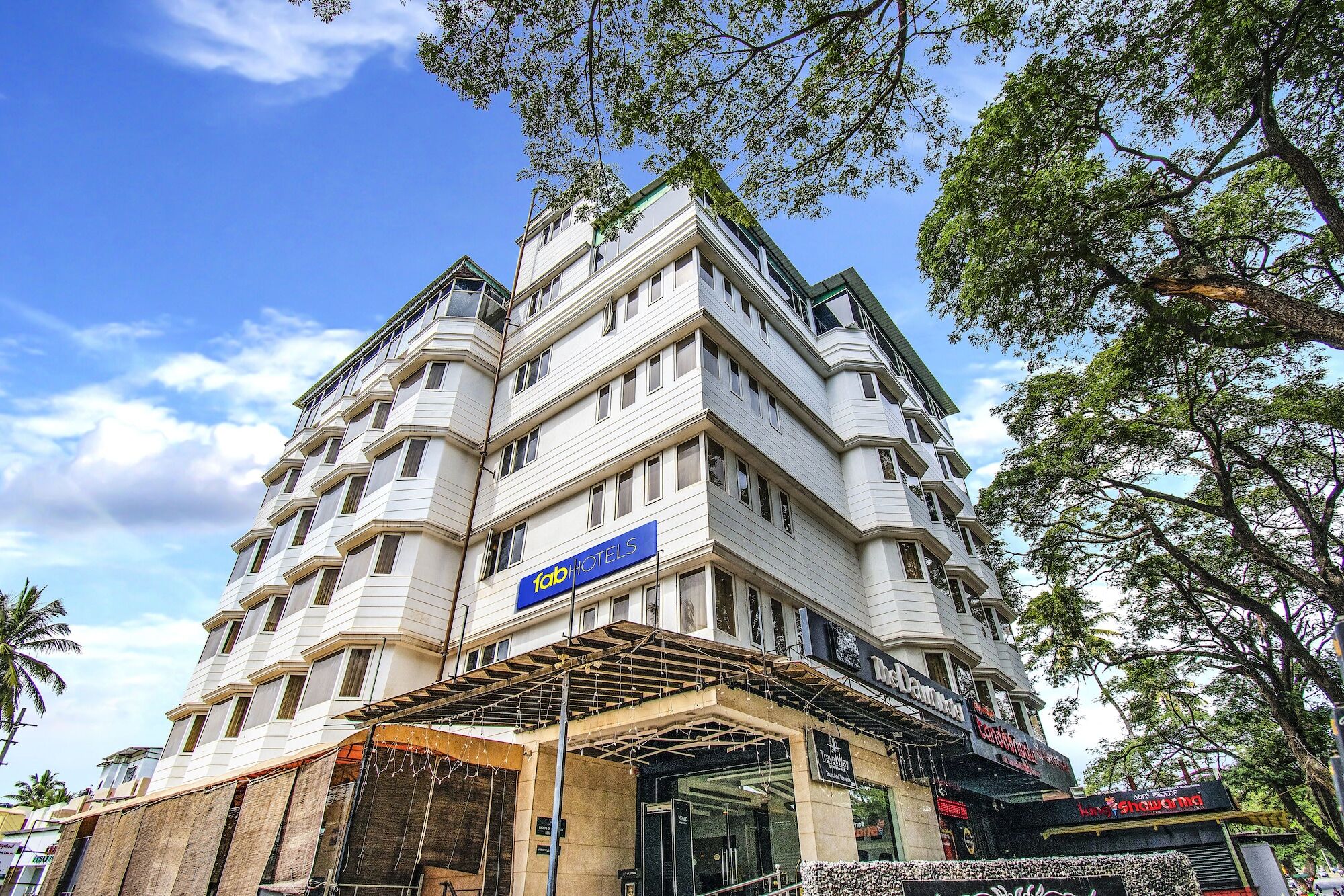 Fabhotel Dawn Májszúr Kültér fotó